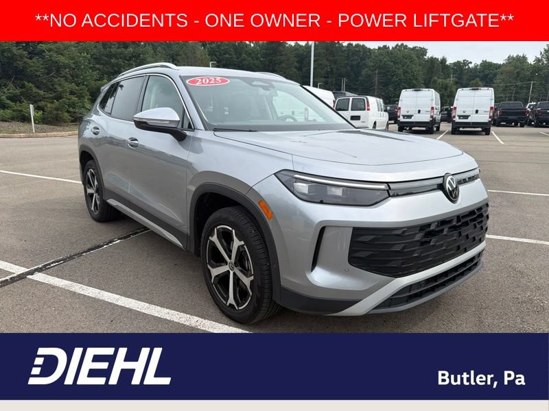Used 2025 Volkswagen Tiguan SE