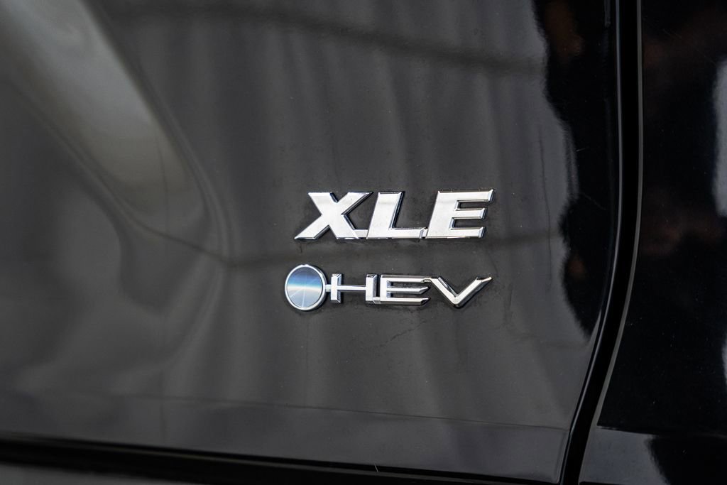 Used 2025 Toyota RAV4 XLE image 7