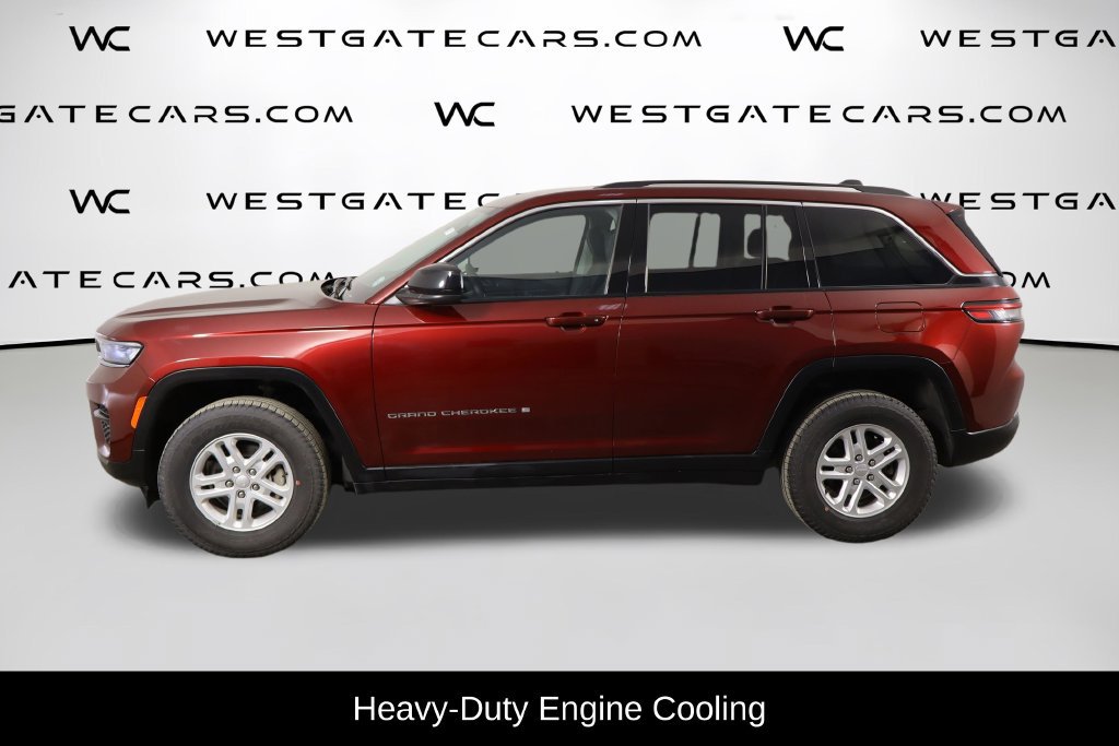 Used 2023 Jeep Grand Cherokee Laredo w/ Trailer Tow Prep Group (B) AWD/4WD image 5