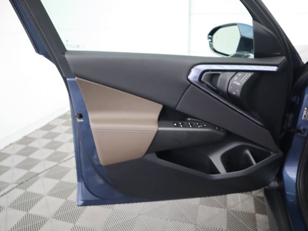 Certified 2025 BMW X3 xDrive30i w/ Convenience Package image 26