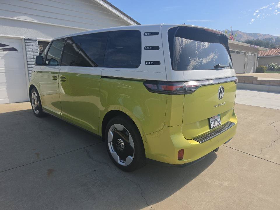 Certified 2025 Volkswagen ID. Buzz Pro S Plus AWD/4WD image 13