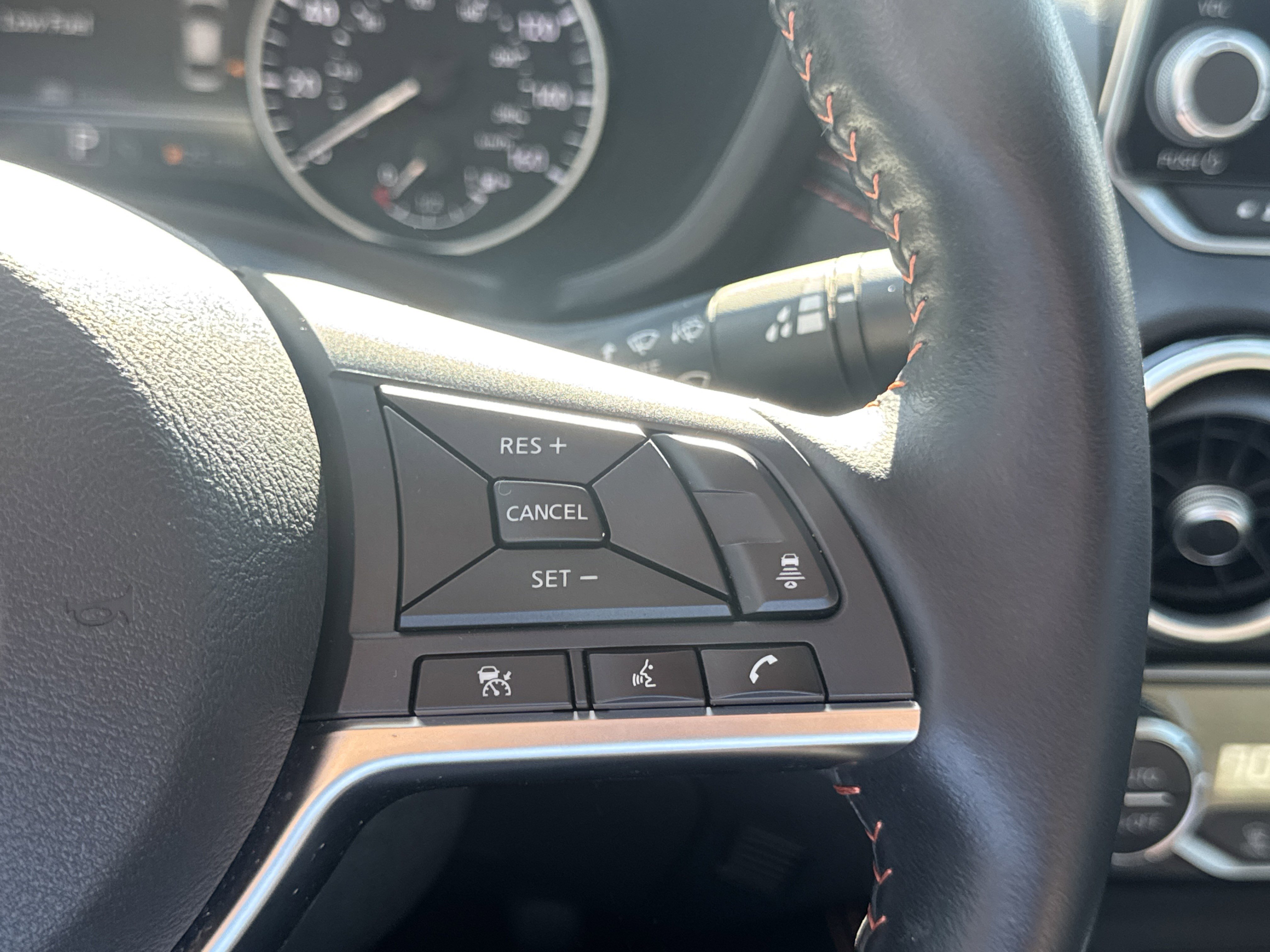 Used 2024 Nissan Sentra SR w/ SR Premium Package image 15