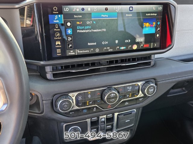 Used 2024 Jeep Wrangler Unlimited Sahara AWD/4WD image 17