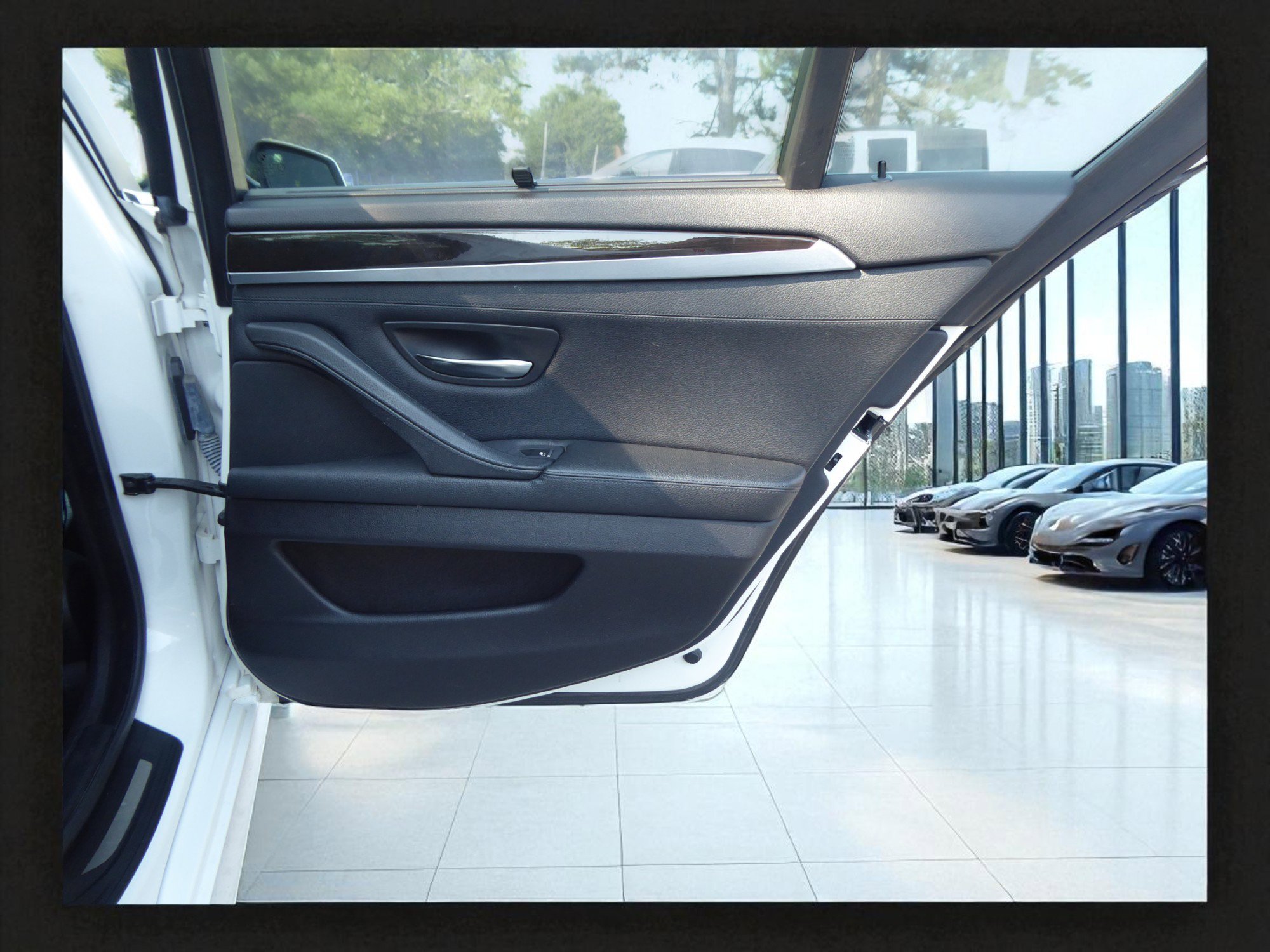 Used 2011 BMW 535i xDrive Sedan image 22