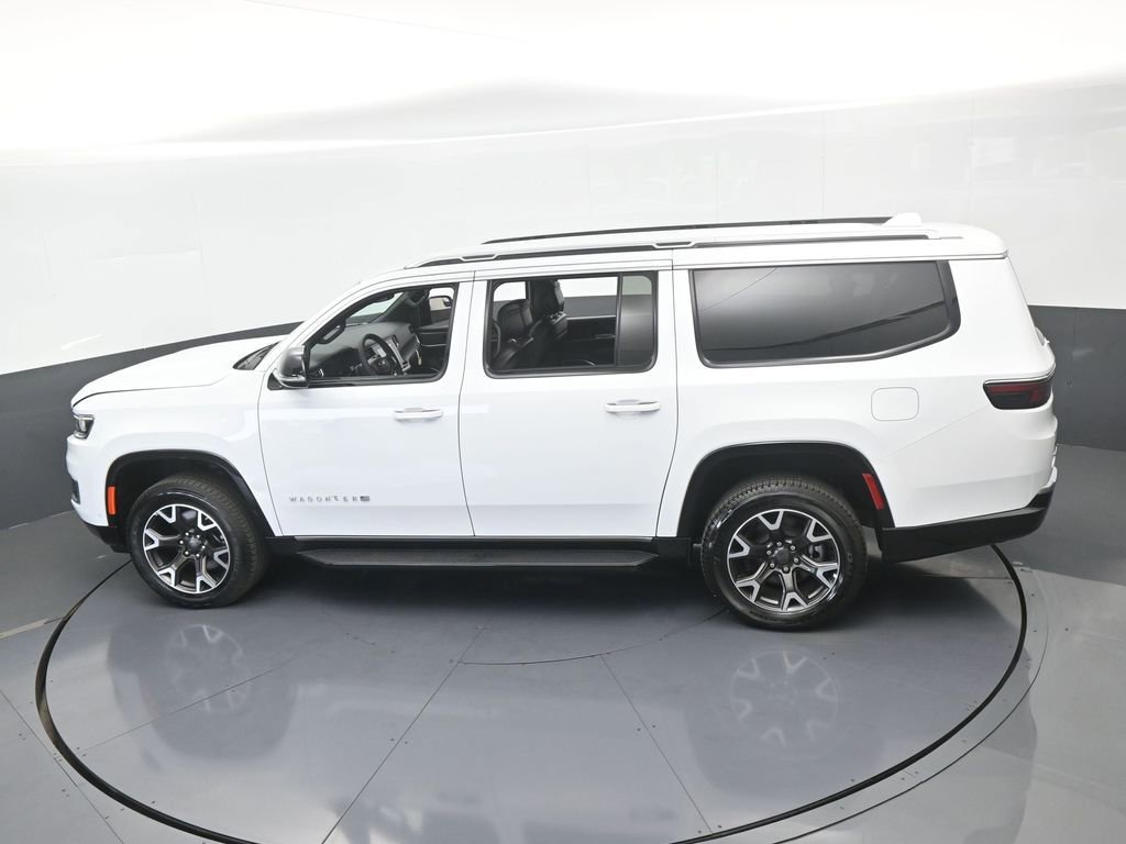 Used 2023 Jeep Wagoneer L Series III w/ Preferred Equipment Group image 54