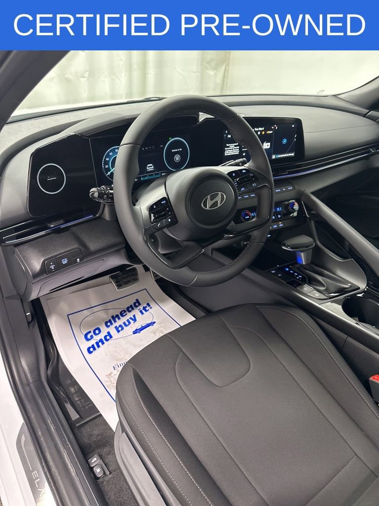 Certified 2025 Hyundai Elantra SEL FWD image 15