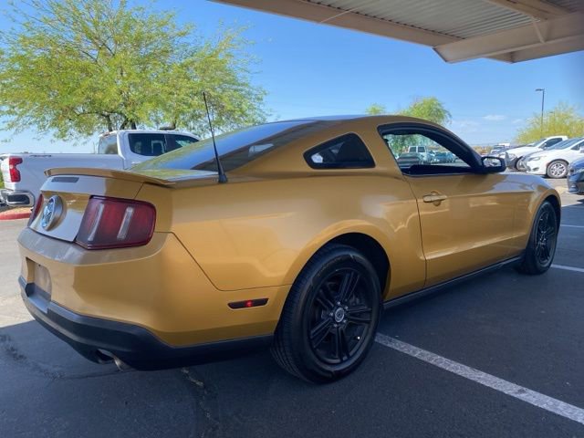 Used 2010 Ford Mustang Coupe image 3