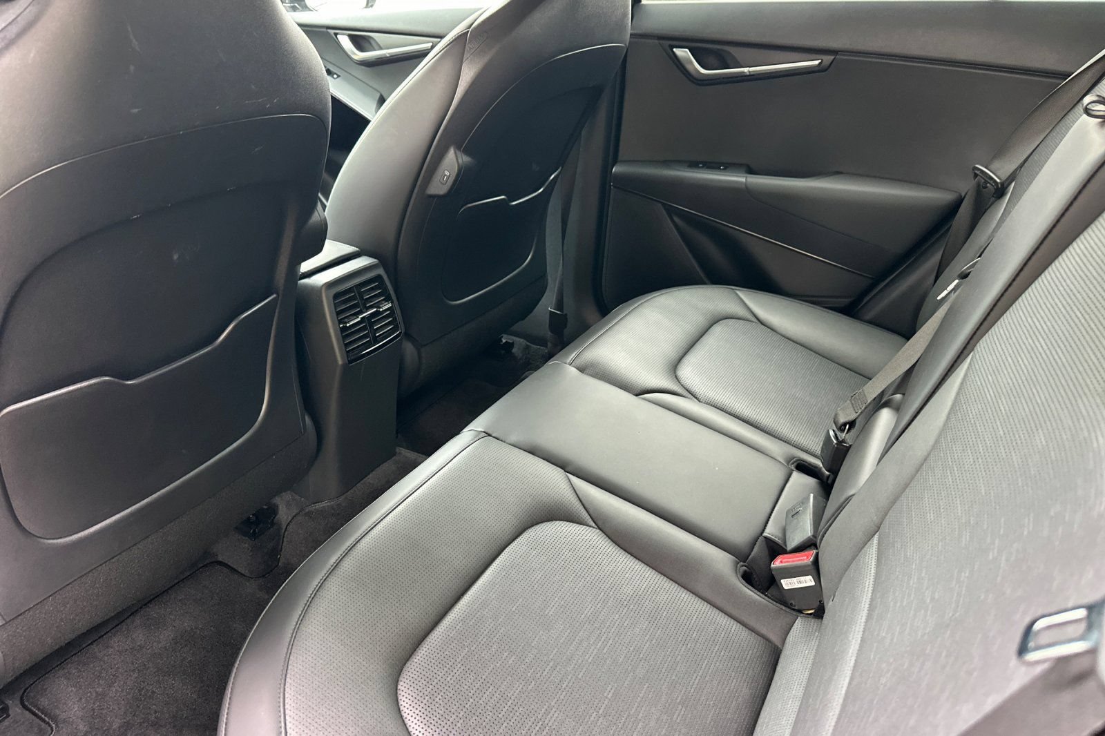 Certified 2024 Kia Niro SX Touring FWD image 9