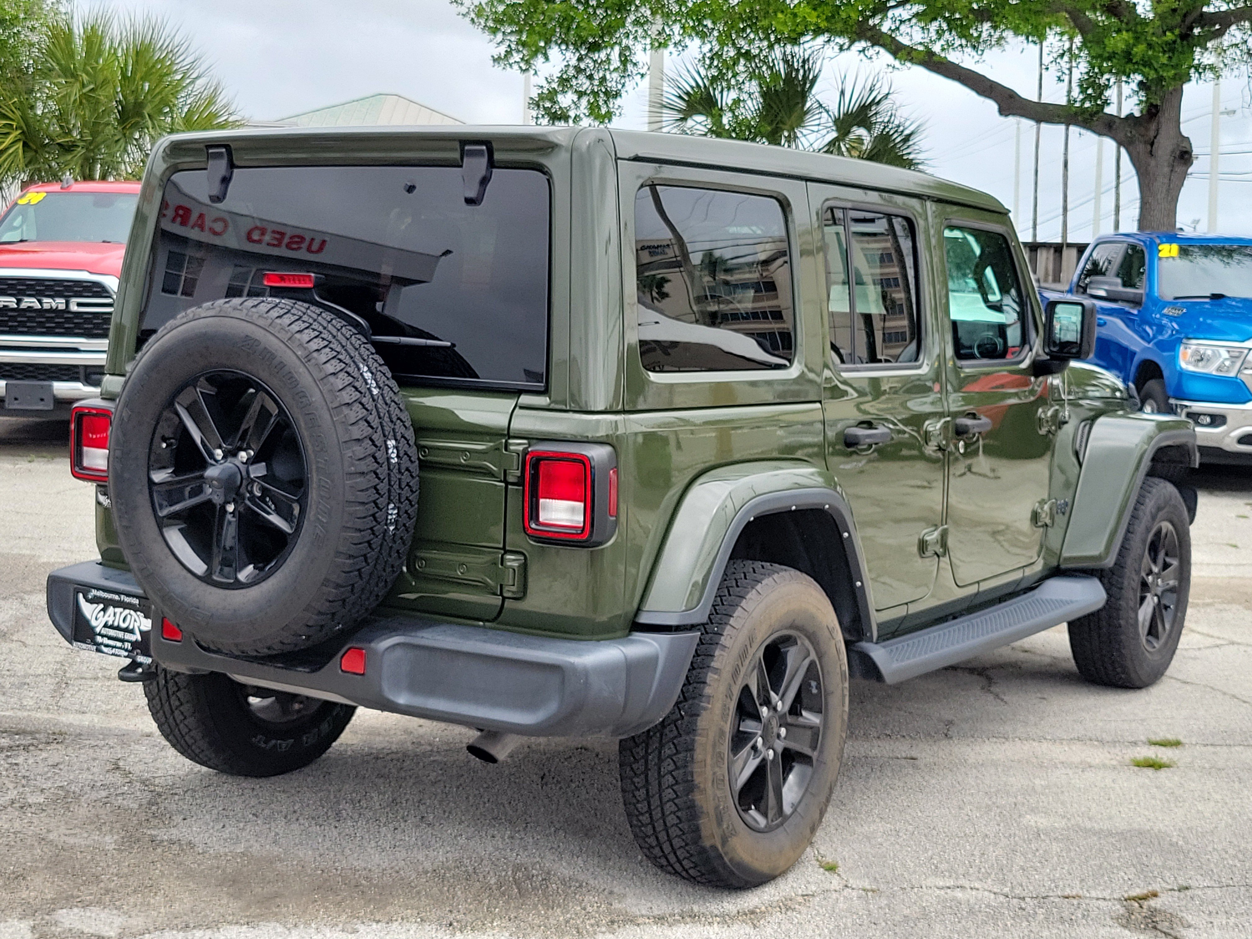 Used 2021 Jeep Wrangler Unlimited Sahara AWD/4WD image 4