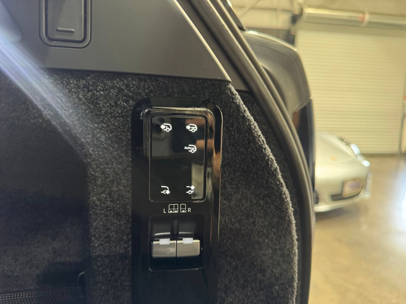 Used 2025 Land Rover Range Rover Autobiography AWD/4WD image 45
