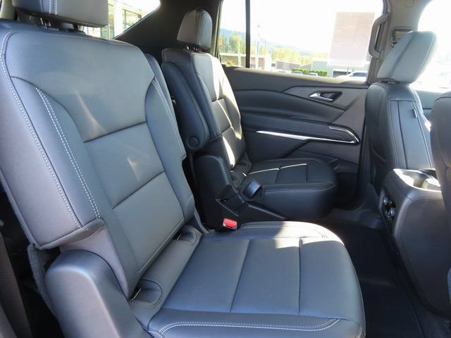 Used 2025 Chevrolet Traverse LT AWD/4WD image 36