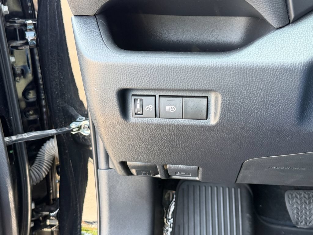 Used 2023 Toyota RAV4 LE FWD image 30
