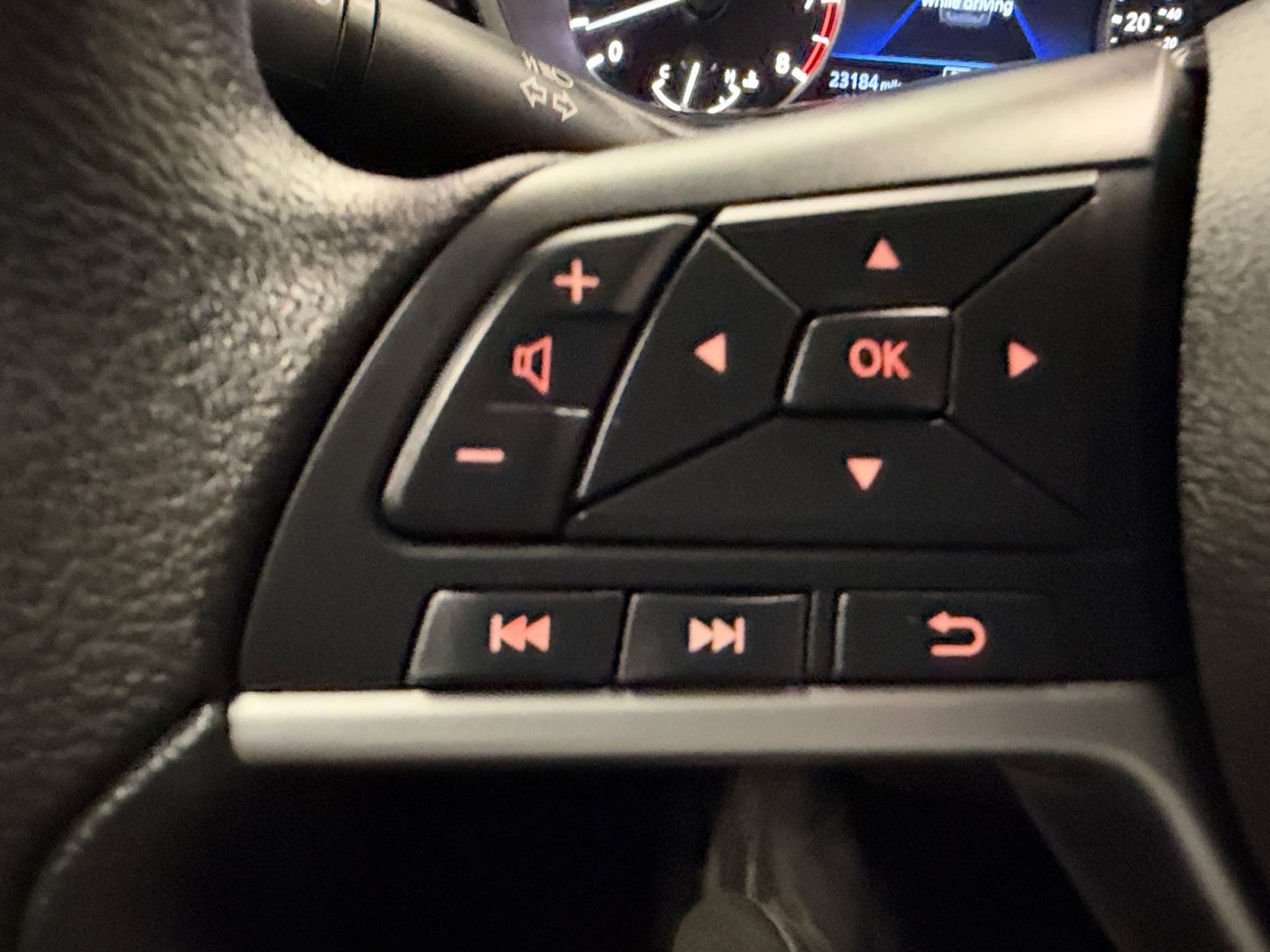 Used 2024 Nissan Altima 2.5 SV FWD image 18