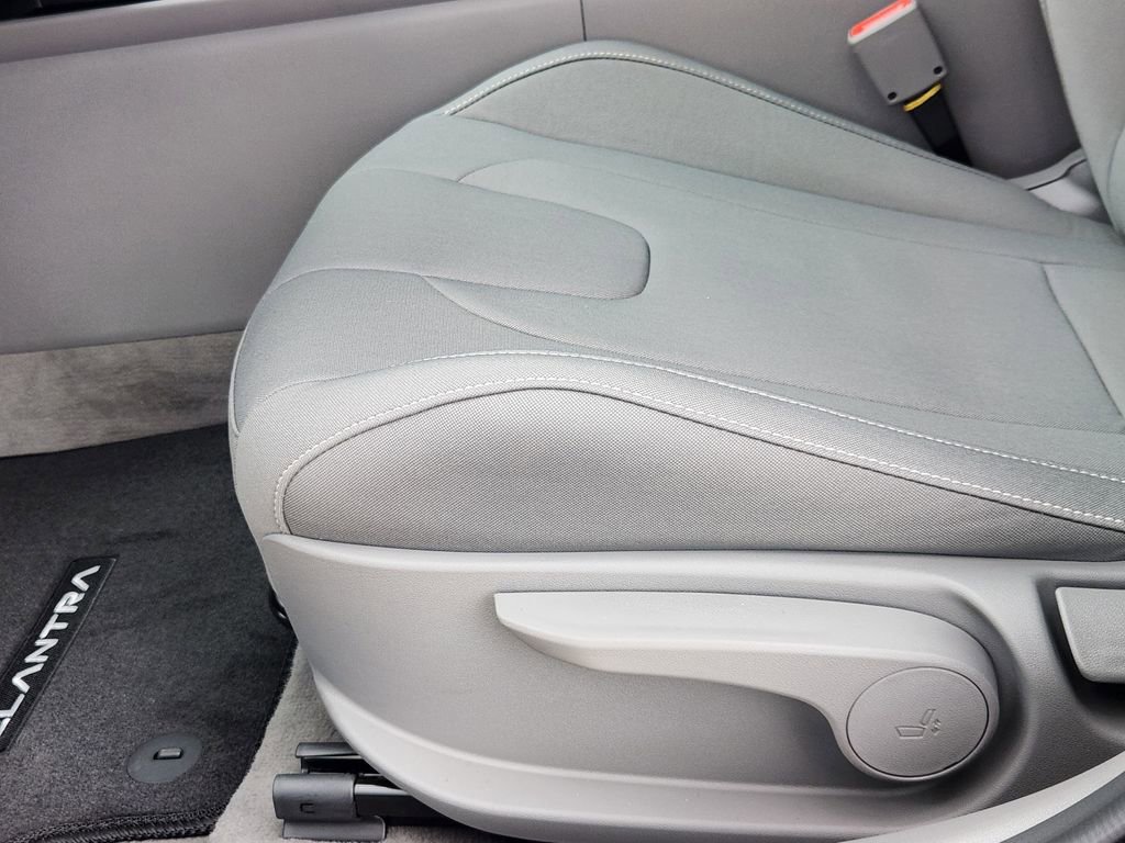 New 2026 Hyundai Elantra Sport FWD image 17