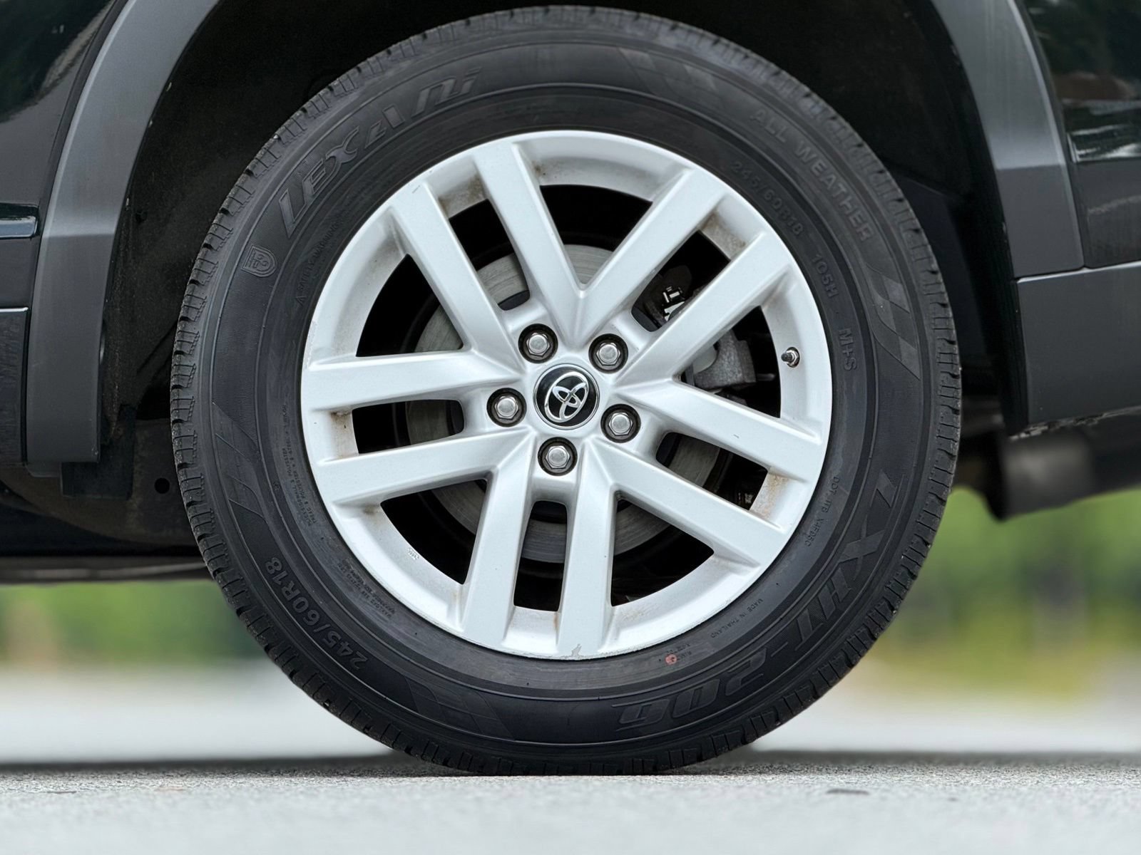 Used 2016 Toyota Highlander LE FWD image 19