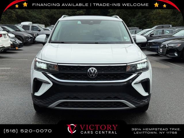 Used 2023 Volkswagen Taos SE image 2