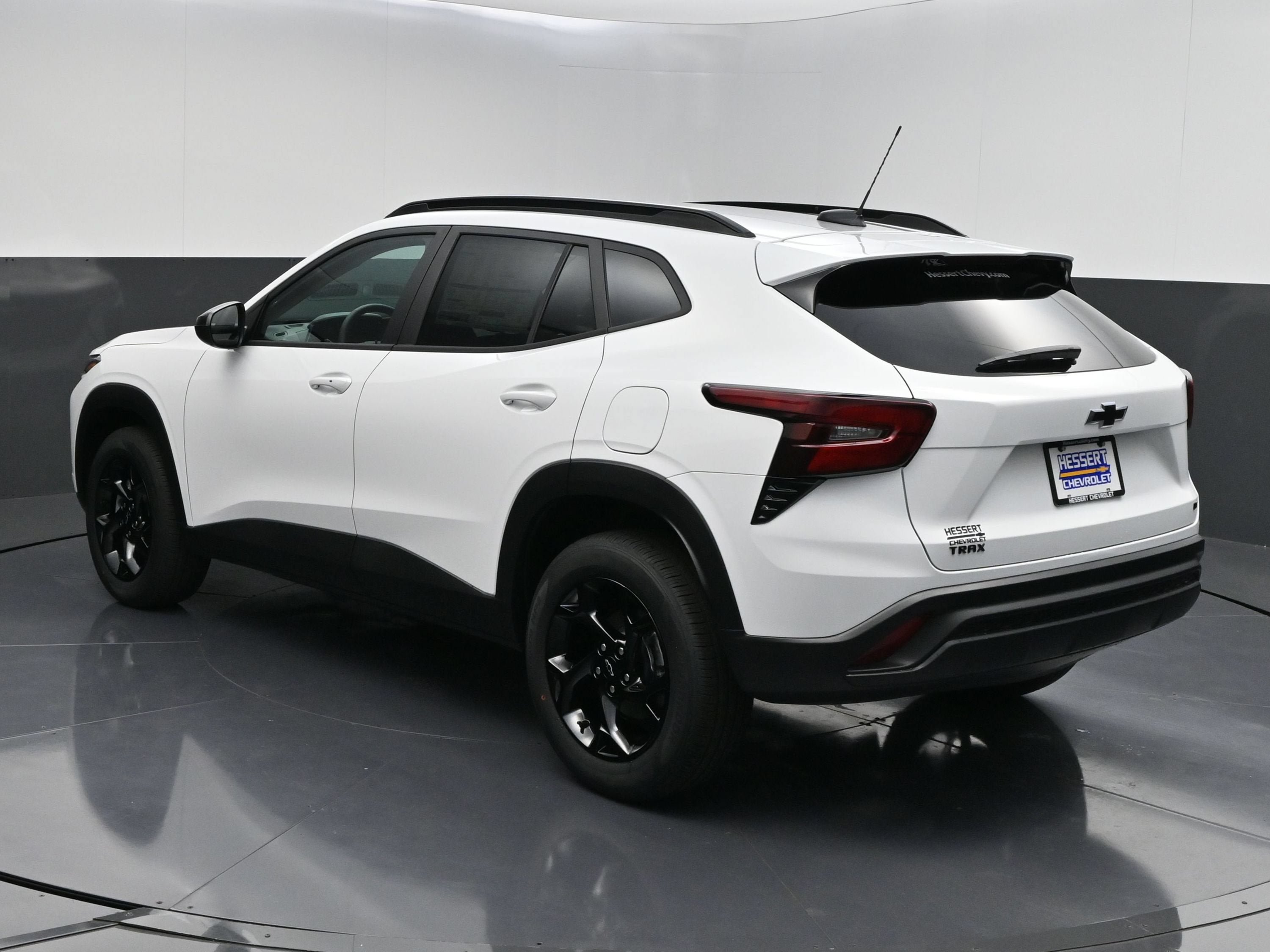 New 2026 Chevrolet Trax RS w/ Sunroof Package FWD image 6