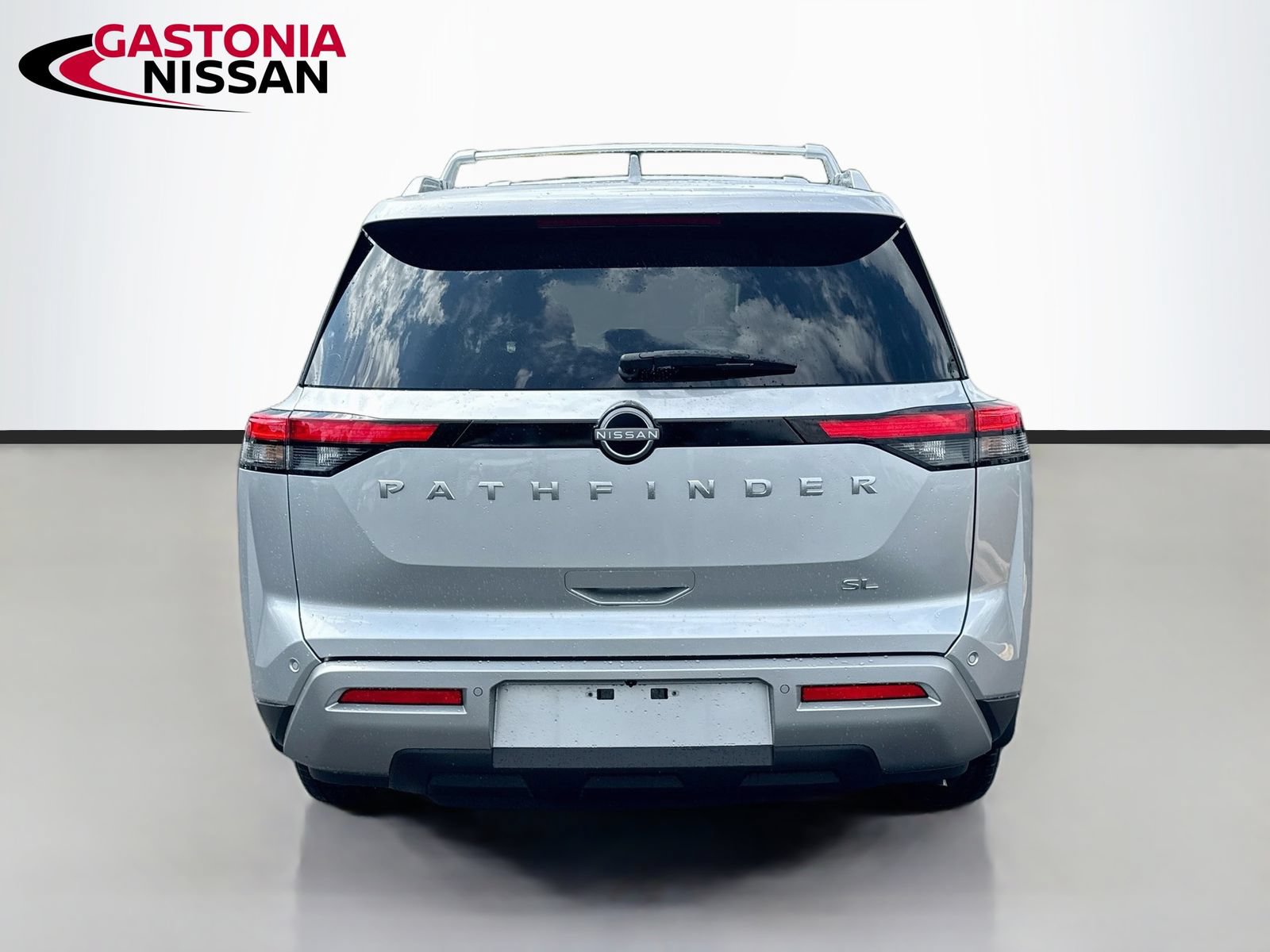 Used 2025 Nissan Pathfinder SL FWD image 7