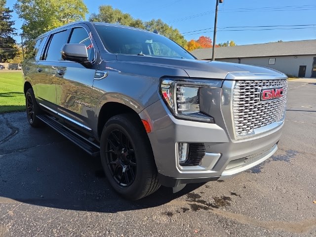 Used 2022 GMC Yukon XL Denali AWD/4WD image 7