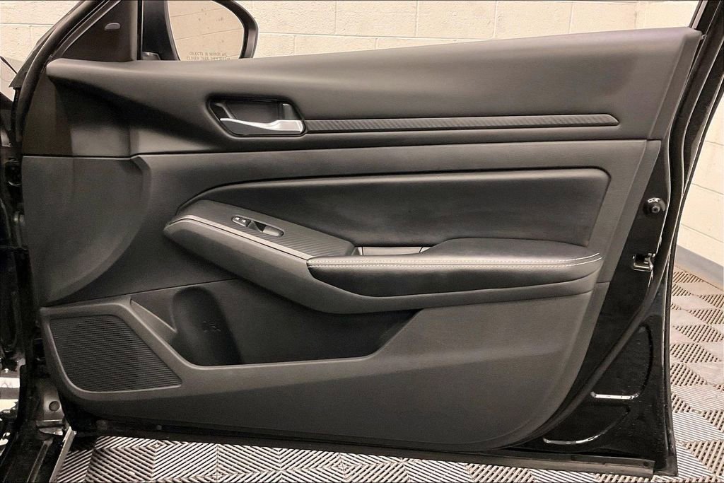 Certified 2024 Nissan Altima 2.5 SV FWD image 19