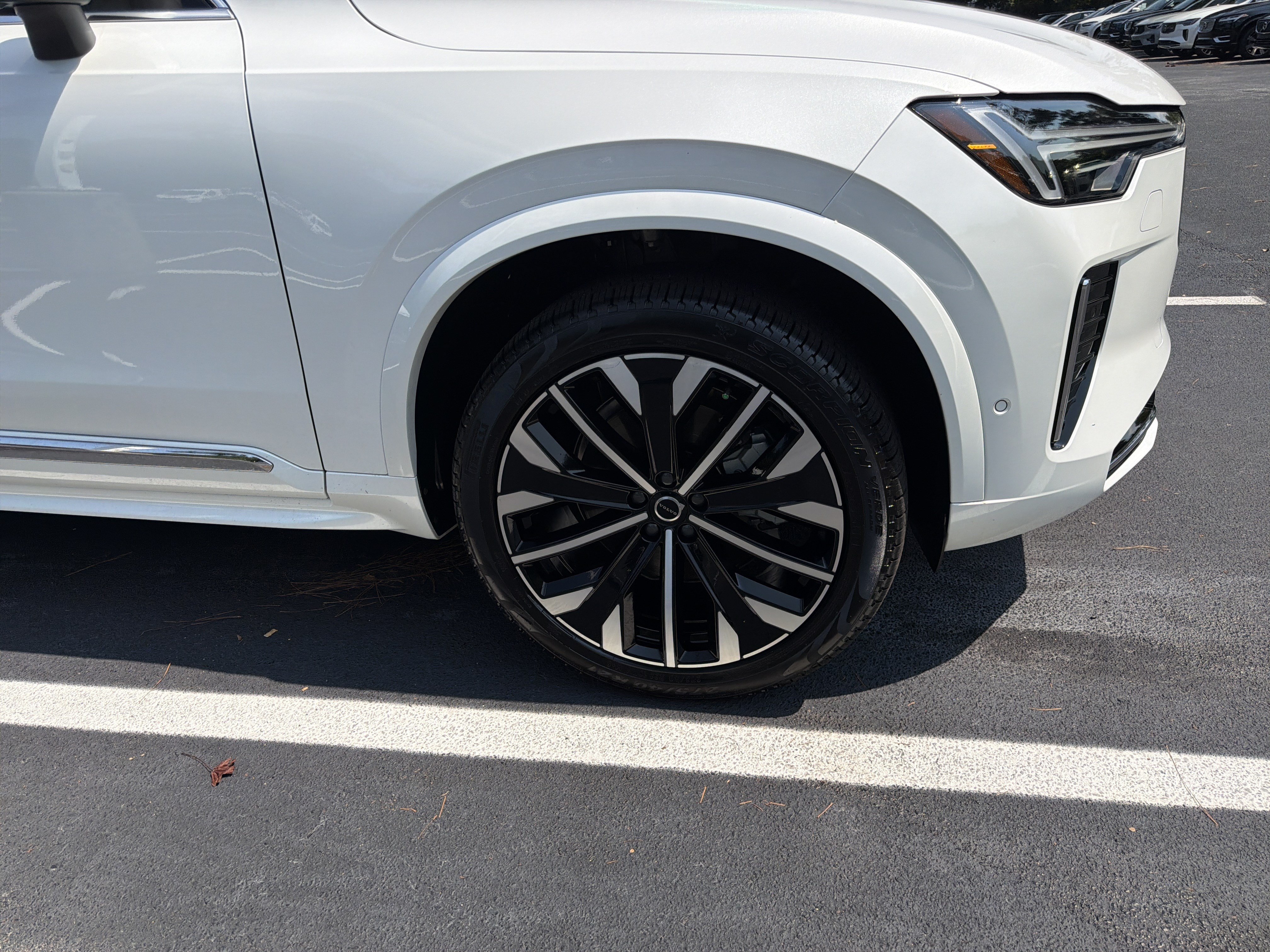Certified 2026 Volvo XC90 B6 Plus w/ Protection Package Premier AWD/4WD image 13