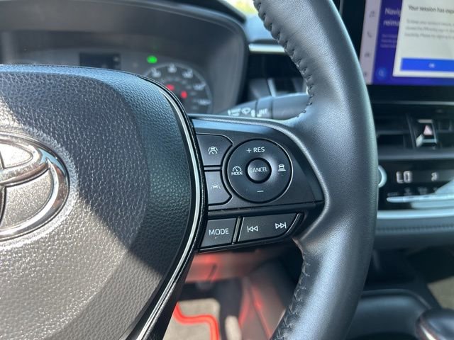 Used 2023 Toyota Corolla SE w/ SE Package image 18