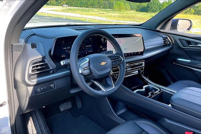 New 2027 Chevrolet Traverse LT FWD image 6