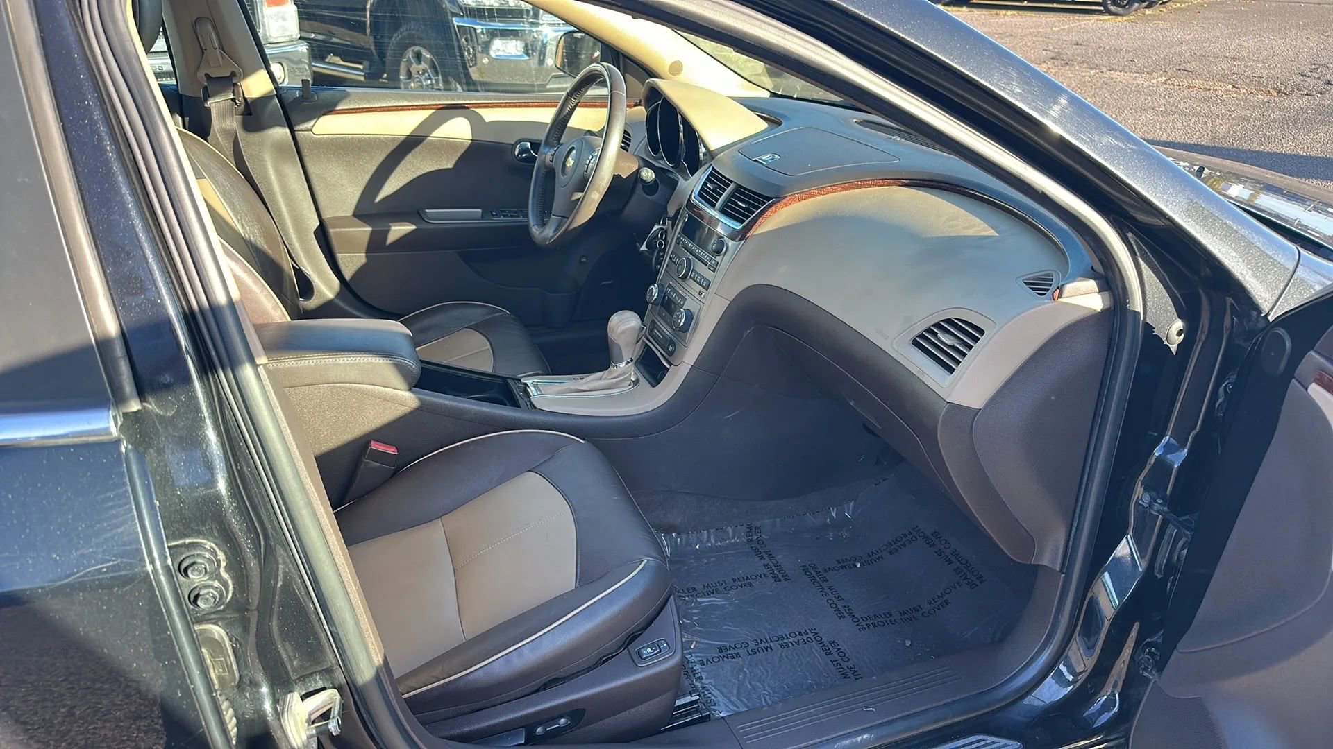 Used 2011 Chevrolet Malibu LTZ FWD image 13