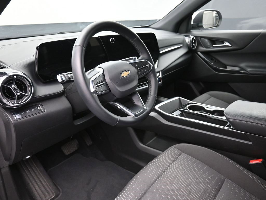 Used 2025 Chevrolet Equinox LT image 18