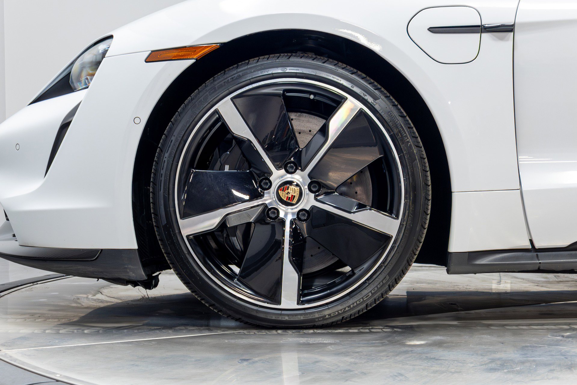Used 2020 Porsche Taycan Turbo S AWD/4WD image 44