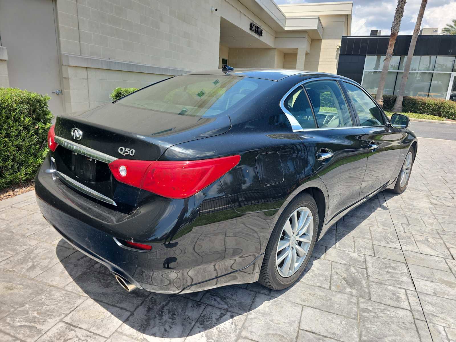 Used 2015 INFINITI Q50 Premium w/ Navigation Package AWD/4WD image 3