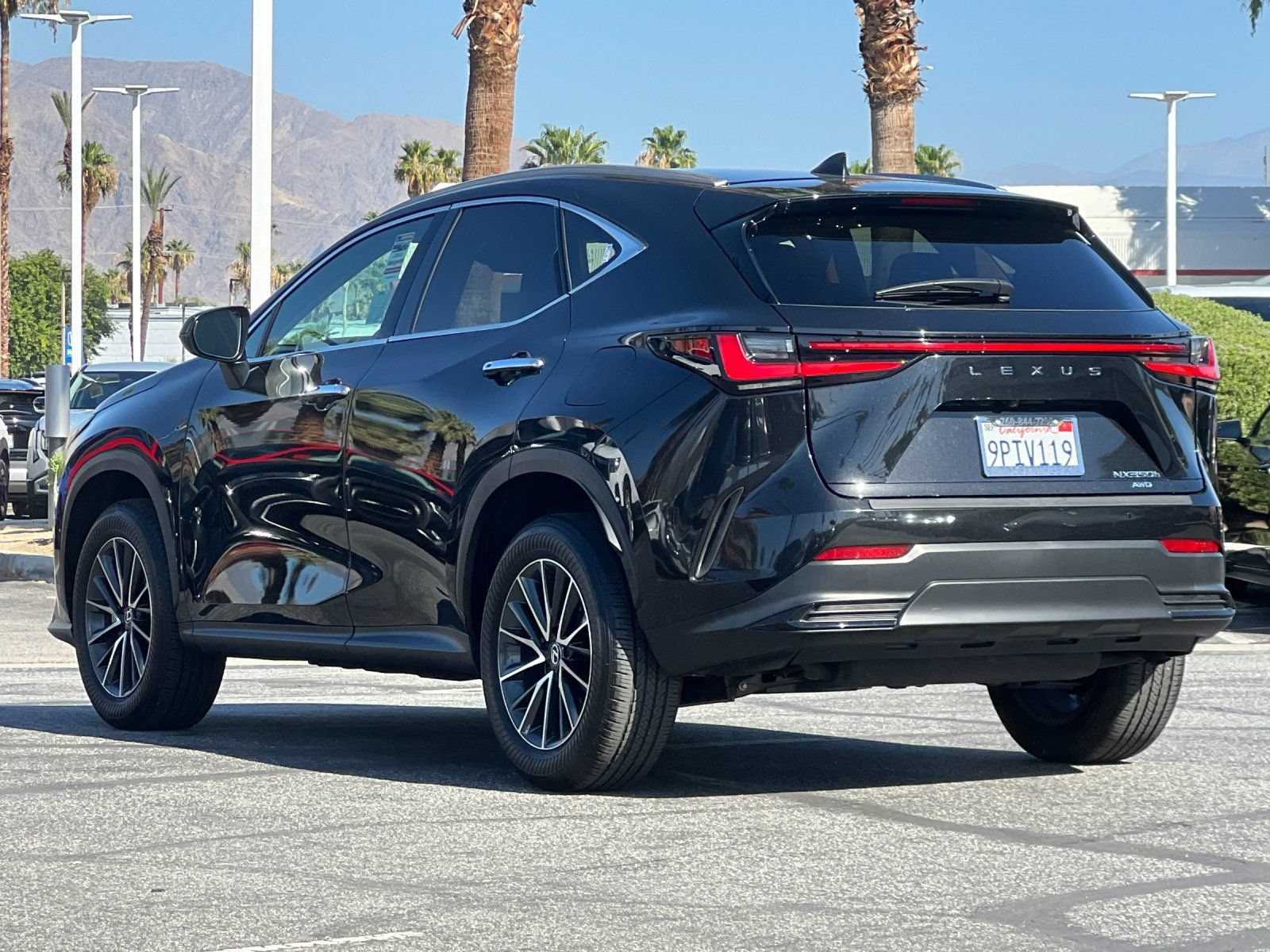 Used 2025 Lexus NX 350h AWD w/ Accessory Package (Z2) image 5