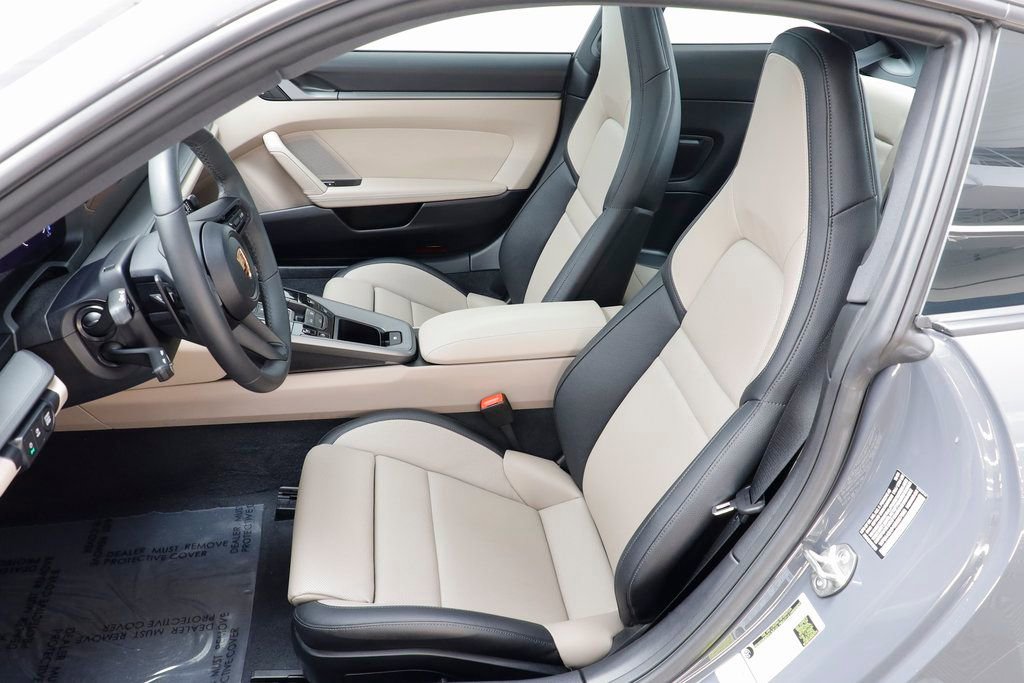 Used 2025 Porsche 911 Carrera image 8