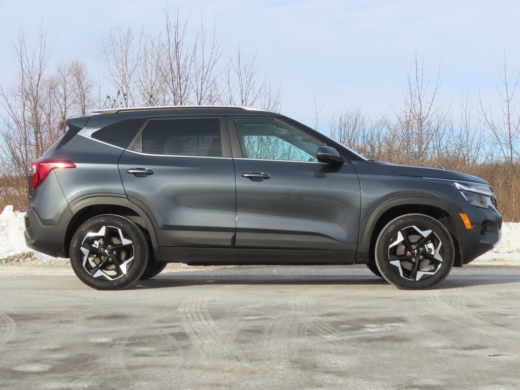 Used 2024 Kia Seltos EX image 2