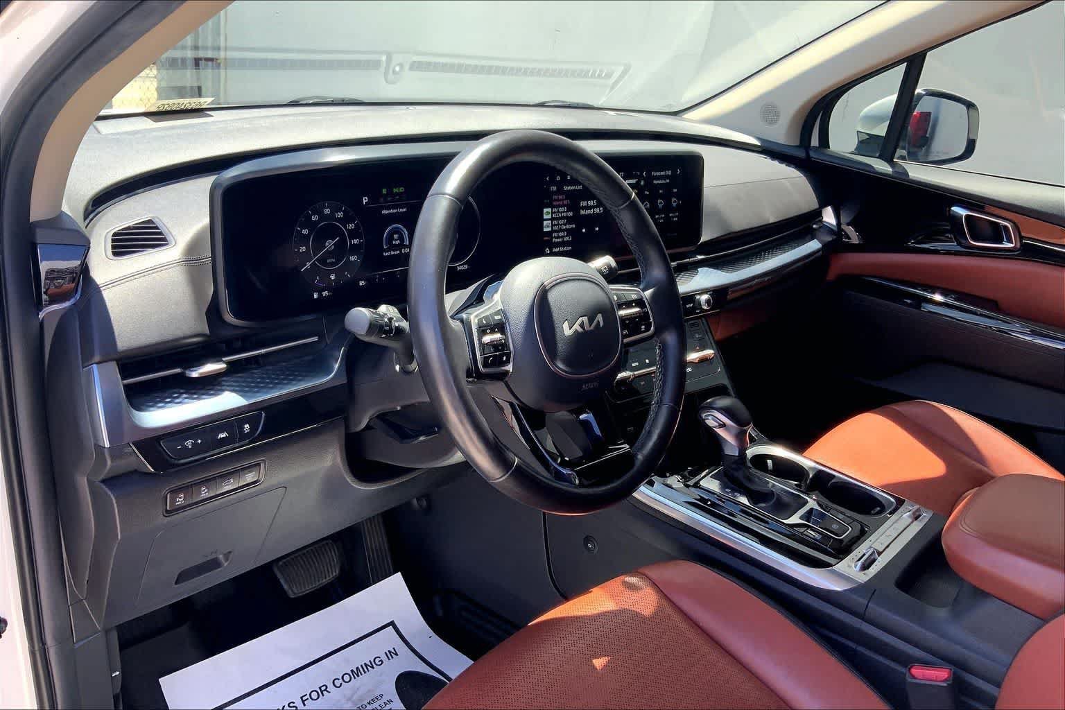 Used 2024 Kia Carnival SX Prestige FWD image 2