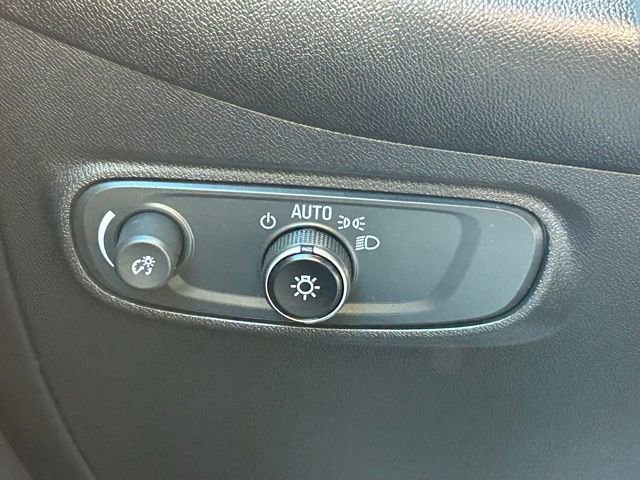 Used 2023 Chevrolet Equinox LT w/ LPO, Floor Liner Package image 20