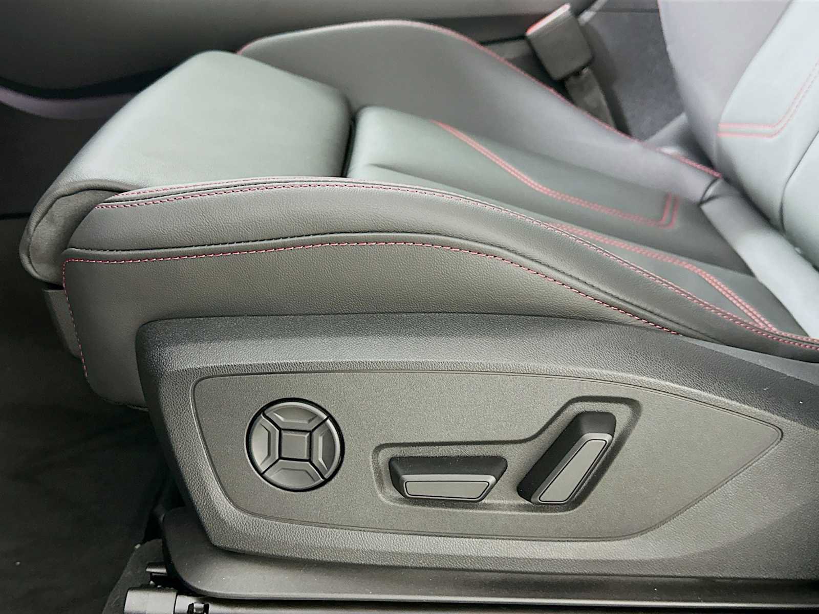 New 2025 Audi Q3 2.0T Premium Plus image 18