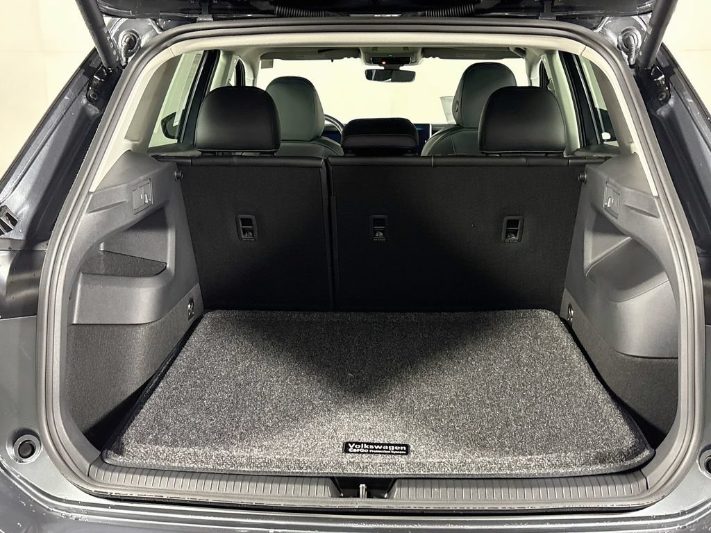 Certified 2025 Volkswagen Tiguan SE AWD/4WD image 22