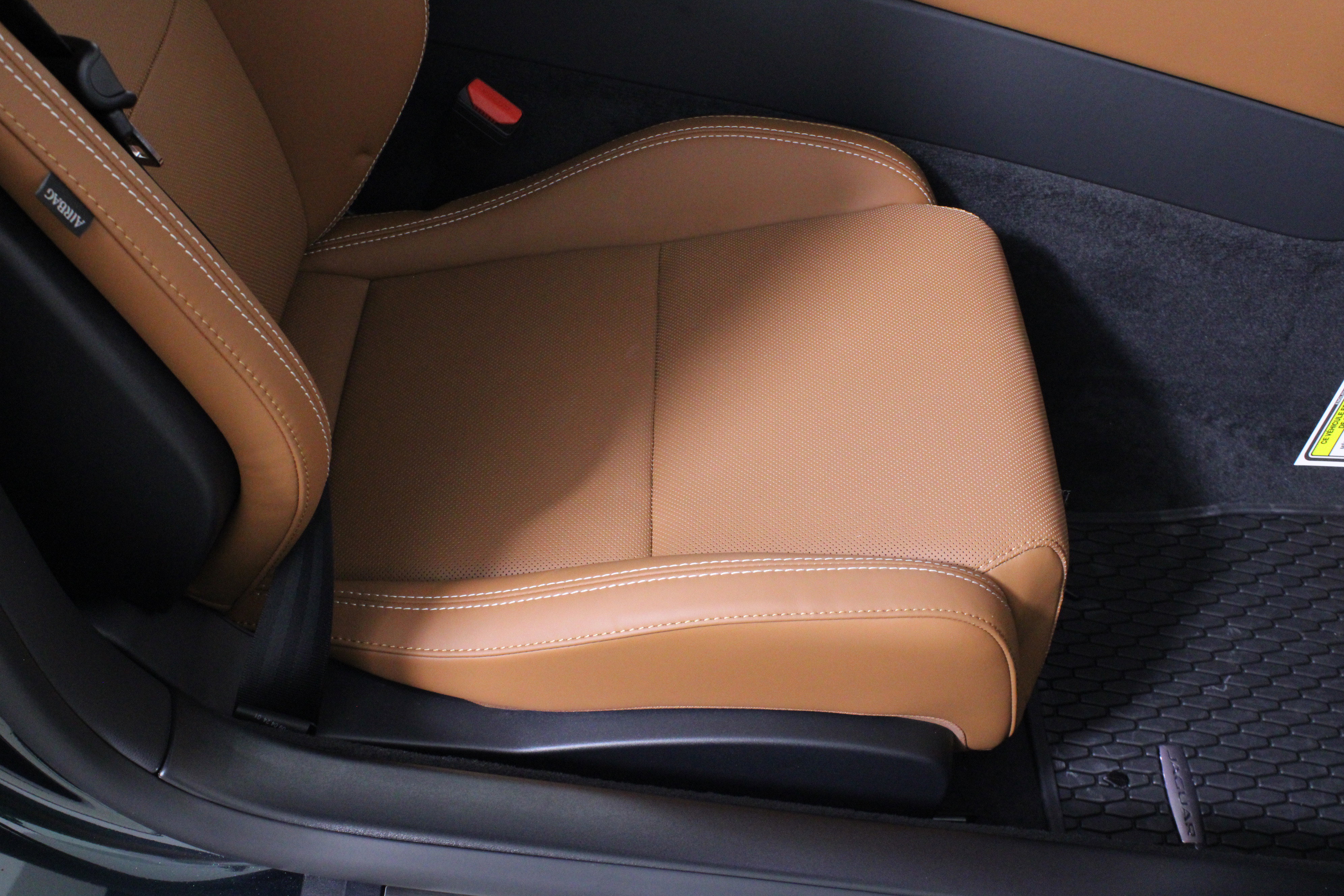 New 2024 Jaguar F-TYPE R image 16