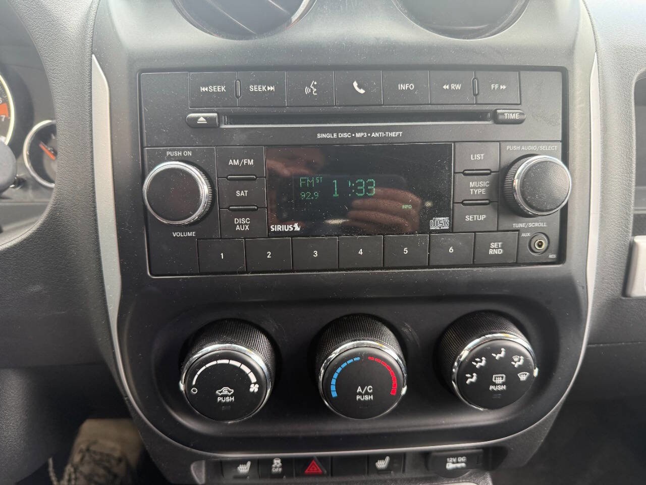 Used 2017 Jeep Compass Latitude image 19