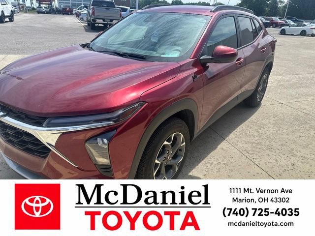 Used 2024 Chevrolet Trax LT w/ Driver Confidence Package FWD image 1