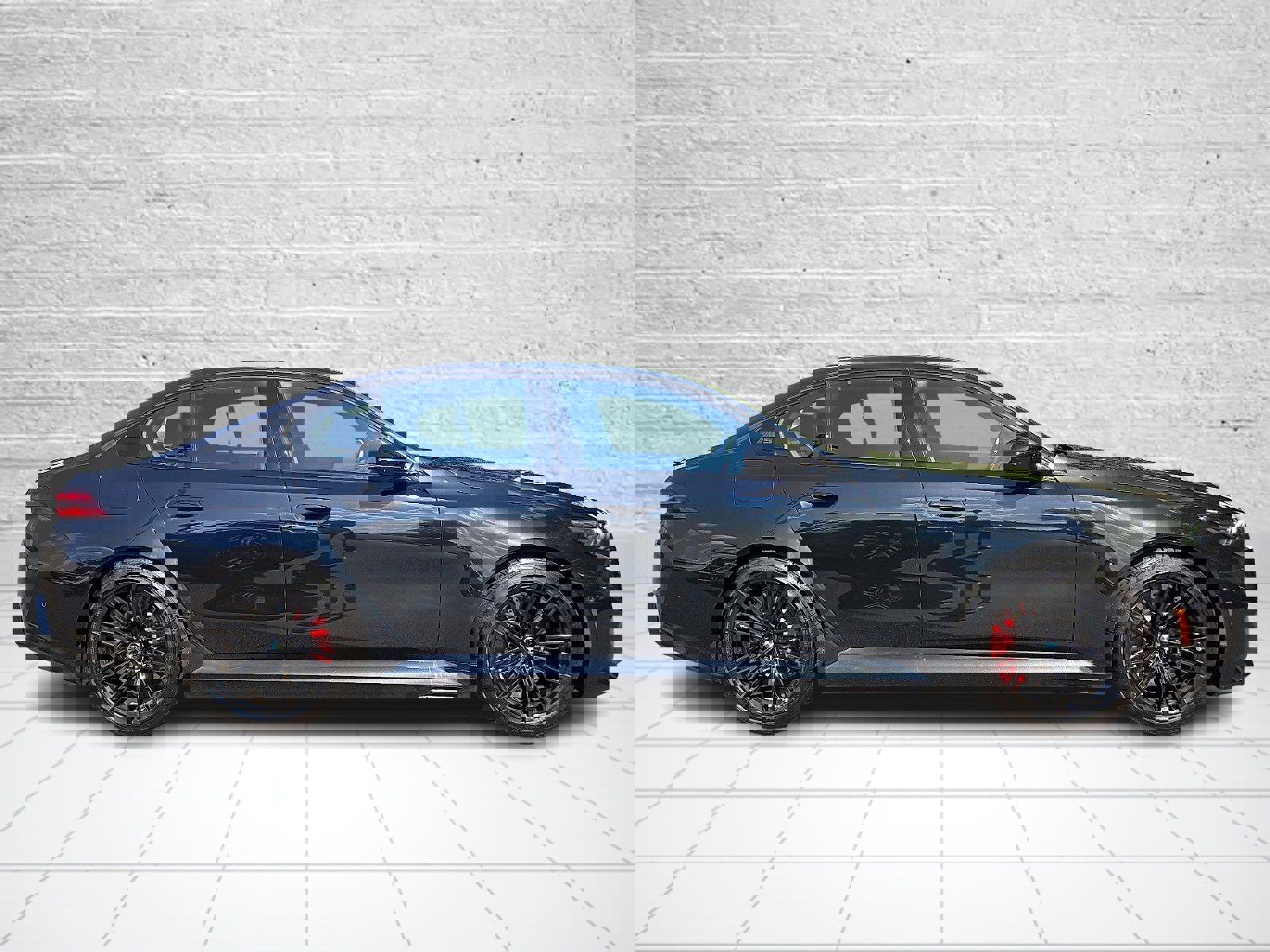 Used 2025 BMW M5 w/ Executive Package image 7