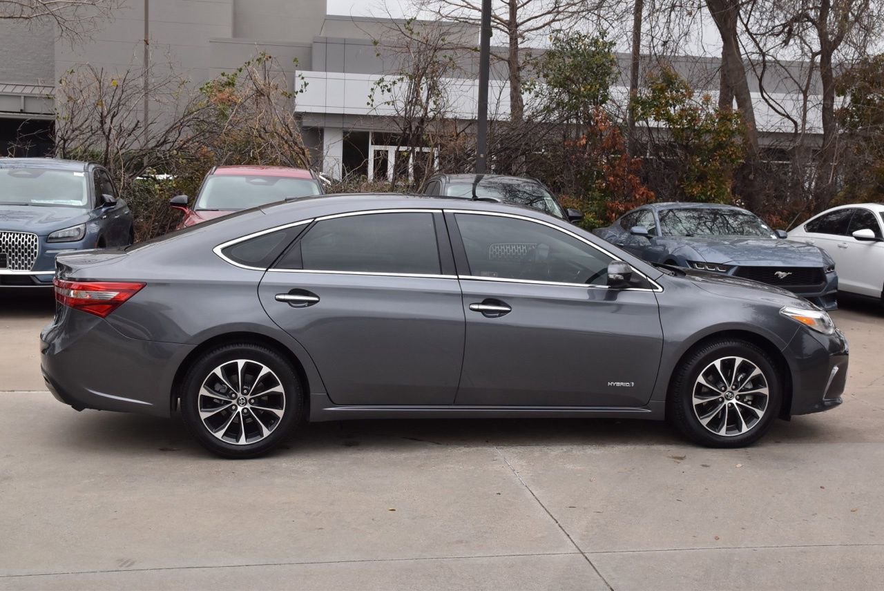 Used 2018 Toyota Avalon XLE Premium image 6