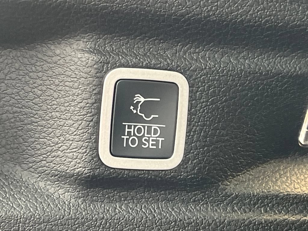 New 2026 Jeep Grand Cherokee L 4WD image 23