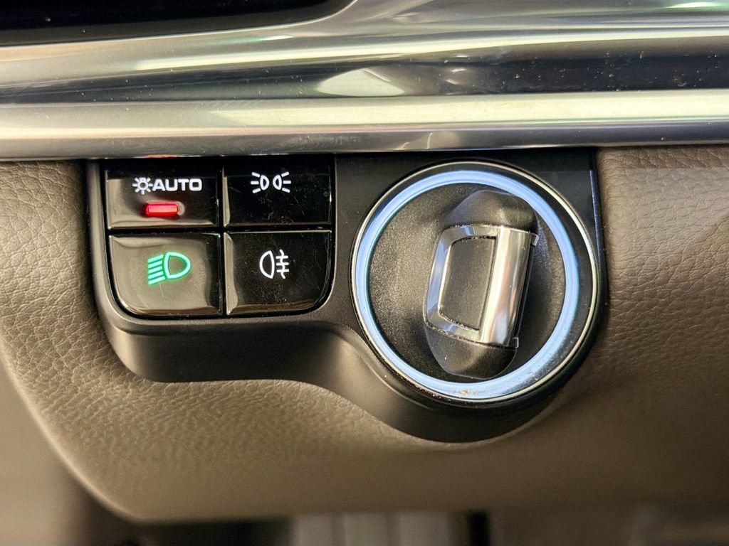 Certified 2018 Porsche Panamera 4 AWD/4WD image 11