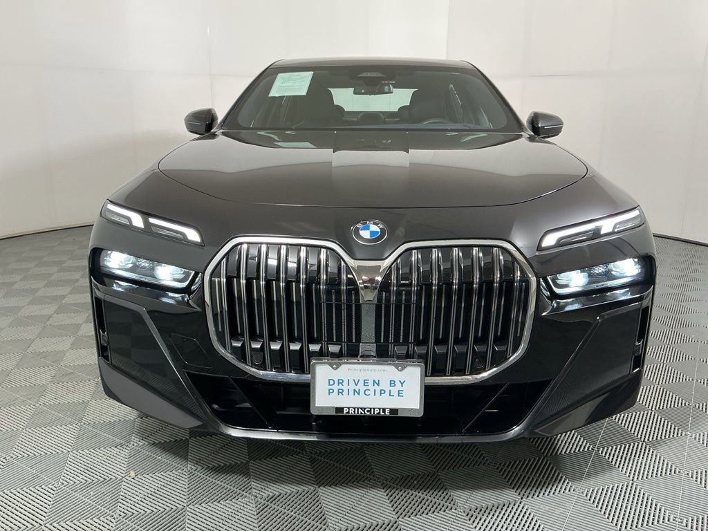 Certified 2023 BMW 740i image 3
