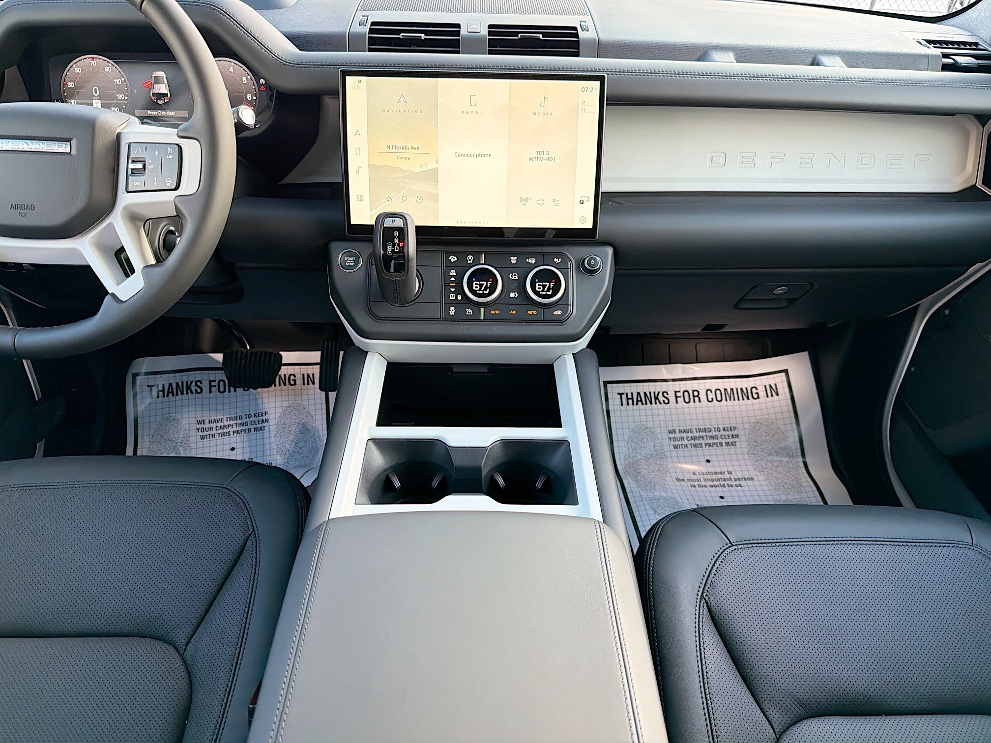 New 2026 Land Rover Defender 110 X-Dynamic SE AWD/4WD image 18