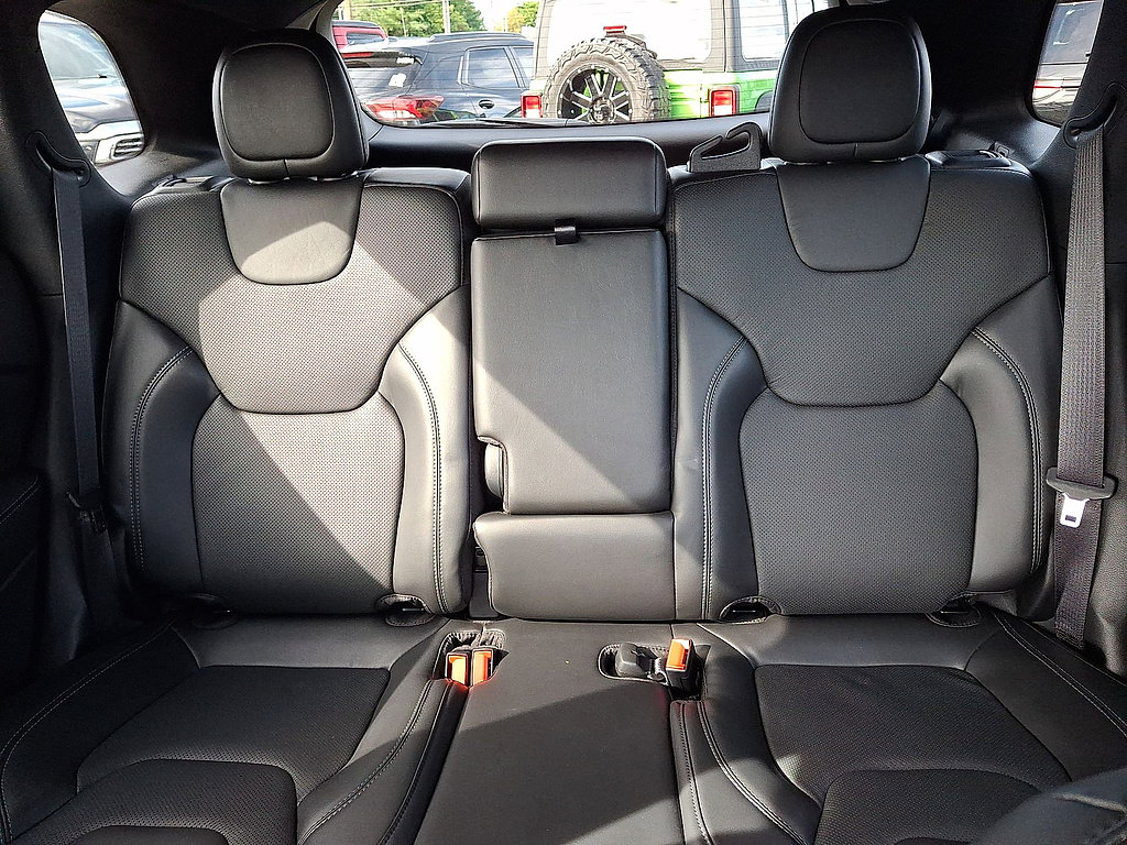 Used 2020 Jeep Cherokee High Altitude AWD/4WD image 13
