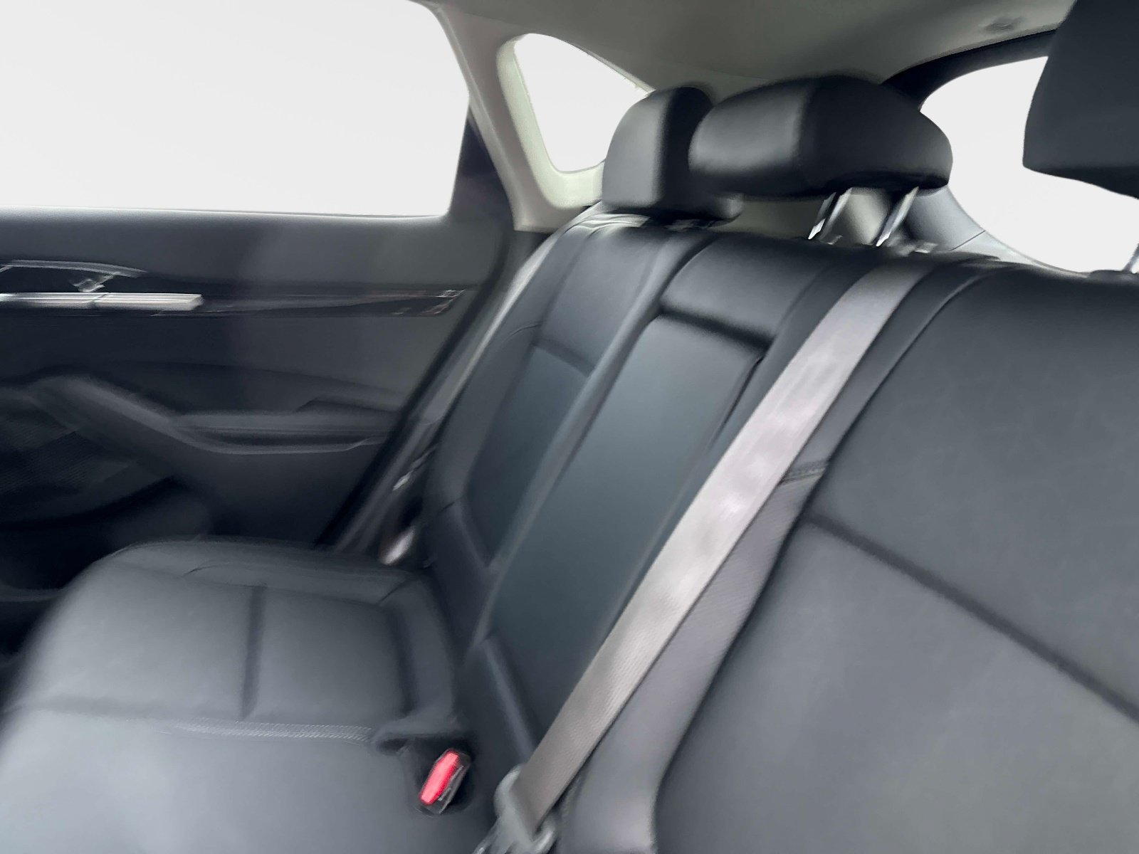 Used 2025 Kia Seltos EX FWD image 11