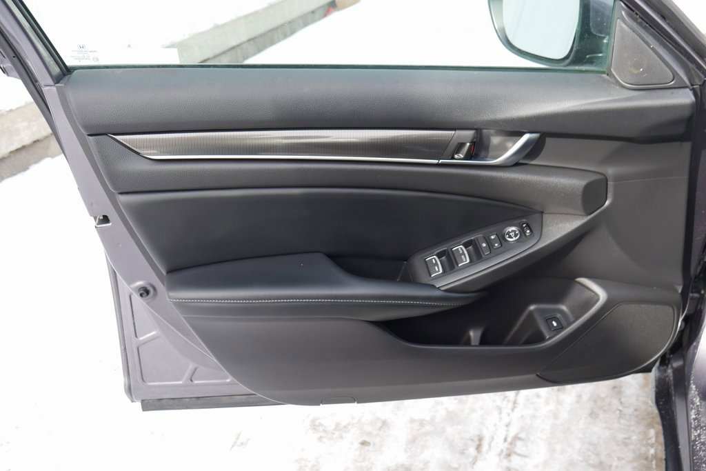 Used 2018 Honda Accord Sport image 29